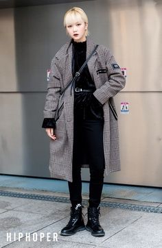 Japanese Female Fashion, Korean Street Fashion Women, Asian Street Wear, Korean Fashion Summer Street Styles, Korean Street Wear, Korean Winter Outfits, Hypebeast Fashion, Tech Wear