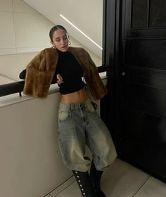 #ITGIRLS Lucia Core, Oversize Outfits, Ootd Women, Grey Coat, Fall Fits, Fashion Fits, Streetwear Women, Fur Jacket