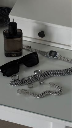 How To Wear Mens Jewelry, Mens Aftershave Aesthetic, Men Silver Jewelry Aesthetic, Silver Accessories Men, Aesthetic Accessories Men, Men’s Accessories, Men Accessories Aesthetic, Men’s Jewellery, Jewellery Essentials