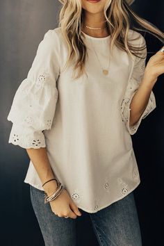 Embroidery Summer, Eyelet Embroidery, Fashion Tops Blouse, Summer Blouse, Pretty Blouses, Vestidos Vintage, Summer Blouses, Fesyen Wanita, Blouse Styles