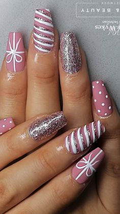 Discover 50+ Gorgeous Christmas Nails to Light Up Your Holidays 🎄💖! From Cute Christmas Nails to stunning Christmas Gel Nails, find inspiration for Her Nails this festive season. Explore December Nails with Red Christmas Nails, Festival Nails, and elegant Snowflake Nails. Whether you love Christmas Press On Nails or prefer Christmas Nails Easy, these ideas are perfect for every holiday vibe! ✨💅 Christmas Nails For 10 Year, Almond Nail Ideas Winter, Christmas And Winter Nails, Easy Beginner Christmas Nails, Pink Candycane Nails, Christmas Nails Present Design, Christmas Easy Nail Designs, Cute Christmas Nails Acrylic Coffin, Simple December Nails Short