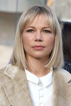 Stacked Bob Haircuts, Stacked Bob, Blonde Hair With Bangs, Face Cut, Magic Hair, 50 Plus, Haircuts Straight Hair, Michelle Williams, Bob Haircuts