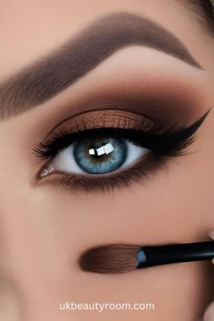 30 Best Smokey Eye Makeup Looks for Blue Eyes Party Makeup Tutorial, Smokey Eye Makeup Look, Smokey Eye Easy, Natural Smokey Eye, Party Makeup Looks, Smokey Eye Tutorial, Smokey Eye For Brown Eyes, Smokey Eye Makeup Tutorial, Eye Makeup Looks