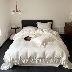 Coquette Tencel Silky Ruffle Bedding Set / White Medium Fitted Parisian Interior Bedroom, White Comforter Bedroom, Classic Duvet Covers, Stylish Bedding, Christmas Posters, Summer Bedroom, Best Bedding Sets, Bed Sheet Sizes, Large Beds