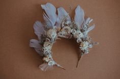 Dried flower crown / boho floral / bridal flower bridal tiara / baby breath / boho wedding crown designed by ELCRAFTNART This white / cream ivory colored crown is made with dried flowers and feather, please note all dried & preserved flowers color will have slight variations from batch to batch. For matching bouquet: https://www.etsy.com/hk-en/listing/1354384187/white-ivory-pampas-grass-wedding-bouquet?click_key=a6bca27117fb0d40fd8399dfc8a7057be165aeef%3A1354384187&click_sum=59ff0021&ref=shop_ho Flower Crown White, Boho Wedding Crown, White Flower Crown, Feather Crown, Boho Flower Crown, Flower Tiara, Feather Headpiece, Grass Wedding, Bridal Flower Crown