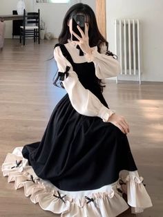 Korean Dress Ideas, Modest Girly Outfits, Mode Ulzzang, Old Fashion Dresses, Korean Fashion Dress, Quick Outfits