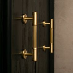 Achieve an industrial-chic look with our gold drawer handles and cabinet hardware. Perfect for enhancing your industrial-themed decor. Shop today with free shipping at The Boutique Handle Co! Art Deco Cabinet Pulls, Art Deco Handles, Antique Brass Kitchen Handles, Craftsman Cabinet, Art Deco Door Handles, Garage Suite, Barber Ideas, Brass Kitchen Handles, Brass Kitchen Hardware