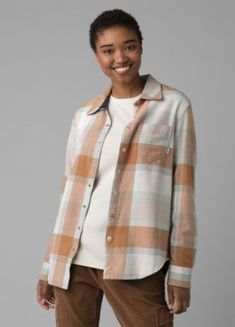 You Know That Flannel You've Been Coveting In Your Partner's Closet? Well, This It It, Only Better. Styled Like A Vintage Men's Flannel But Designed For Women, It's A Great Layering Piece. Boyfriend Jealous, Flannel Women, Mens Flannel, Long Sleeve Plaid, Print Crop Tops, Plaid Flannel Shirt, Womens Clothing Sizes, Cozy Fall, Outdoor Fabric