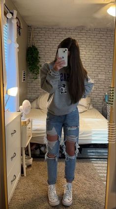 Cute Outfit Ideas For Spring, Ootds For School, Outfit Ideas For Girl School, Outfits For Freshman Year, Jean School Outfits, Fits For School Casual, Outfit Ideas No Crop Tops, Junior Year Outfits, Teen Girl School Outfits