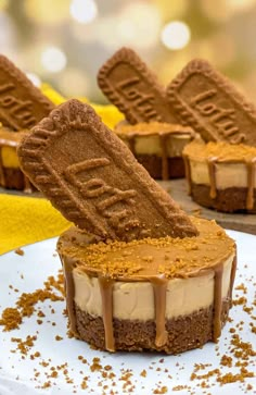 no - bake cheesecake with peanut butter frosting and graham crackers on top