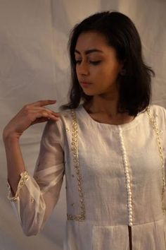 Shop for Juanita by Shubhda White Handwoven Chanderi Kurta And Pant Set for Women Online at Aza Fashions Embroidery Kurta, Off White Jacket, Plain Pants, Embroidered Neckline, Breath In Breath Out, Kurta With Pants, Box Pleats, White Jacket, Pant Set