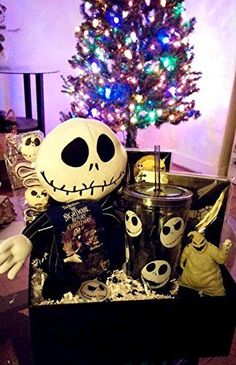 Spooky Basket For Men, Halloween Boo Basket Ideas, Basket For Men, Couple Dates, Man Home Decor, Halloween Boo Basket, Boo Basket Ideas, Halloween Baby Gift