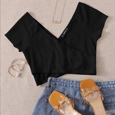 Never Worn. Rib Knit Top, Ribbed Knit Top, Cropped Tops, Cute Comfy Outfits, Women T Shirts, Fashion Design Clothes, Teenage Fashion Outfits, Cute Tops, Fashion Online Shop