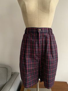 The cutest high waisted vintage fit shorts. Cute preppy style and great colors. 100% cotton. Has pleads, side pockets and belt loops. No returns. Measurements Waist: 29" Hips: 45" Length top to bottom: 38" FOLLOW US + Instagram @thriftgathershop Shorts Cotton, Style Shorts, Vintage Fits, Pleated Shorts, Vintage Plaid, High Rise Shorts, French Style, Preppy Style, High Waisted Shorts