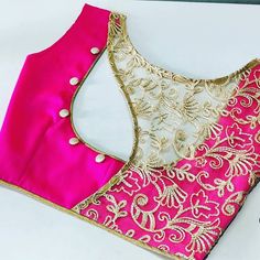 30+ Amazing Back Neck Latest Blouse Designs Ideas in 2023 Latest Blouse Back Neck Designs, Brocade Blouse Designs, Blouse Back Neck Design, Back Neck Design, Latest Blouse Designs, Designs Blouse, Lace Blouse Design, Blouse Back Neck