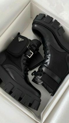 Fashion Shoes Heels, Nike Tennis, Hype Shoes, Cute Boots, Stylish Boots, Aesthetic Shoes, Swag Shoes