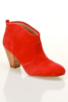 Red Booties / Report Boot Scootin Boogie, Red Booties, Red Boots, Red Outfit, Womens Designer Fashion, Perfect Shoes, Playing Dress Up