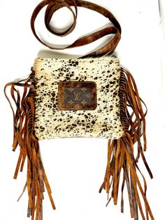 Medium Crossbody - Tiffany in Acid leopard - Brown with Patch Mexican Style Dresses, Western Fits, Boutique Wholesale, Louis Vuitton Cap, Akhal Teke, Elegant Hats, Fringe Bags, Leather Crafts, Mexican Style