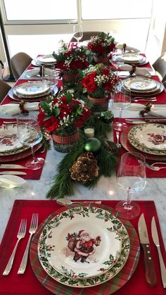 DIY Christmas Table Decor Diy Christmas Table Decor, Christmas Dinner Table Decorations, Anthropologie Christmas Tree, Dinner Table Decorations, Christmas Dining Table Decorations, Ideas Decoracion Navidad, Dining Table Decorations