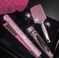 😍. pin - idcimjanae @idcimjanae Future Cosmetologist, Hair Tool Set, Bling Ideas, Glitter Rosa, Hair Supplies, Expensive Taste, Hair Brushes, Birthday Idea