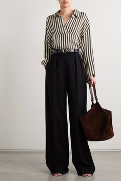 Shirt And Pants Women Casual, Business Outfits Professional, Stripe Blouse Outfit, Outfits For Work Professional, Work Fits, Dainty Necklaces, Look Formal, Fashion Days, Faded Jeans