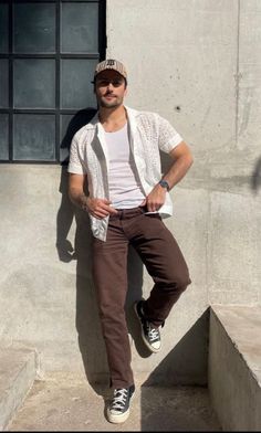 Men’s Different Styles, Mens Pub Outfit, Mens Band Shirt Outfit, Latino Mens Fashion, Bohemian Aesthetic Men, Barcelona Mens Fashion, Mens Summer Workwear, Straight Men Fashion, Mens Fashion Midsize