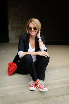 20 Ways to Wear Colored Converse | StyleCaster Colored Converse, Casual Work Outfit Spring, Casual Office Attire, Surfer Girls, How To Wear Sneakers, Boot Outfits, Androgynous Style