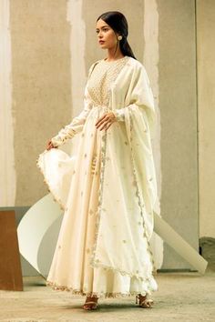 Shop for Ariyana Couture White Chanderi Anarkali Set for Women Online at Aza Fashions Off White Anarkali, Churidar Sleeves, Chanderi Anarkali, White Anarkali, Chanderi Dupatta, Happy Dresses, Traditional Indian Dress, White Kurta, White Tassel