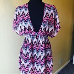 Nwot Miken Swimsuit Coverup In A Vibrant Pink/Blue/Black/Peach Print. Shoulder To Hem 30”, Size Medium. Bundle With Another Swimwear Piece For A Private Discount! Pink V-neck Top For Beach Cover-up, Pink V-neck Beach Cover-up Top, Swimsuit Coverup Pants, Peach Print, Tie Dye Swimsuit, Racerback Swimsuit, Leopard Print Swimsuit, Romper Swimsuit, Swim Cover Up Dress