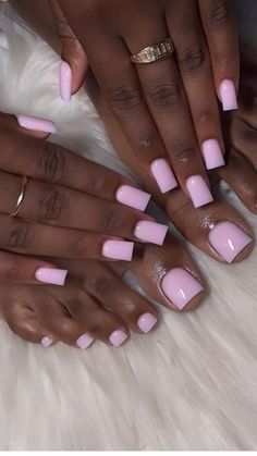 Shorties Nails Plain, Shorties Nails Solid Color, Back To School Nails Black People, Baby Pink Nails Black Women, Pink Powder Acrylic Nails Short, Nail Ideas Orange And Pink, Dip On Real Nails, Simple Nails No Design, Square Acrylic Nails Plain