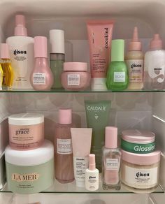 Haut Routine, Skincare Inspiration, Shower Skin Care, Perfect Skin Care Routine, Skin Care Items, Body Skin Care Routine, روتين العناية بالبشرة