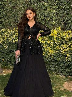 Black Dress Indian, Simple Dress Casual, Dress Outfits Party, Party Wear Gowns, Function Dresses, Lehenga Designs Simple, Designer Party Wear Dresses