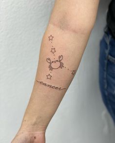 Cute Crab Tattoo For Women, Cartoon Crab Tattoo, Crab Outline Tattoo, Crab Tattoo For Women, Crab Tattoo Design, Cancerian Tattoo For Women, Cancerian Tattoo, Teaching Tattoos