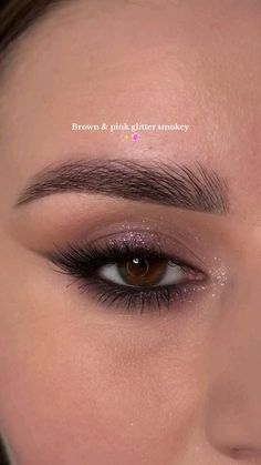 Best Eye Makeup Remover, White Eye Makeup, Prom Makeup For Brown Eyes, Makeup For Small Eyes, Shimmery Makeup, Membentuk Alis, Small Eyes, Shimmer Eye Makeup, Brown Girls Makeup