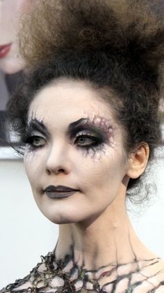 Living Dead Girl Makeup, Vein Makeup, Frankenstein Halloween Makeup, Scale Makeup, Frankenstein Makeup, Eye Inspiration, Hd Make Up, Ghost Makeup, Eyes Halloween