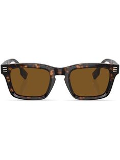 Havana brown acetate tortoiseshell effect logo print at the arm square frame brown tinted lenses straight arms straight tips These glasses come with a protective case. Brown Rectangular Polarized Sunglasses, Brown Rectangular Sunglasses With Tinted Lenses, Brown Rectangular Tinted Sunglasses, Brown Tinted Rectangular Sunglasses, Tortoiseshell Square Frame Sunglasses With Polarized Lenses, Modern Brown Rectangular Sunglasses, Tortoiseshell Wayfarer Sunglasses With Gradient Lenses, Brown Rectangular Sunglasses With Mirrored Lenses, Modern Tortoiseshell Sunglasses With Polarized Lenses