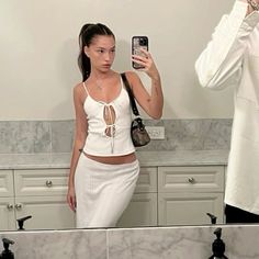 Holly Lim, Y2k Tiktok, Outfits Asian, Viral Aesthetic, Chanel Lipstick, Vintage Ootd, Camera Dump, Workout Inspo, Lifestyle Model