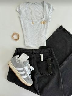 Everyday School Outfits, Stockholm Fashion Week, Outfit Inspo Casual, Trendy Outfits For Teens, Stockholm Fashion, School Fits, Simple Trendy Outfits, Cute Everyday Outfits, Clean Girl