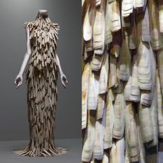 Mcqueen Savage Beauty, Alexander Mcqueen Savage Beauty, Nature Inspired Fashion, Savage Beauty, Sarah Burton, Royal Wedding Dress, Mcqueen Fashion, Harper's Bazaar, Victoria And Albert Museum