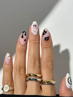 #HalloweenPin24 Gel Nails Art, Halloween Nails Ideas, Chic Pattern, Womens Nails, Gel Nail Art, Nails Designs, Nail Decals