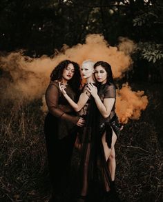 Witch Photoshoot, Halloween Photo Shoot, Witch Photos, Halloween Shoot, Witch Pictures, Witch Coven, Bouidor Photography