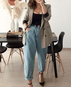 Casual Professional Outfits Women Midsize, Hippy Professional Outfits, Thrift Store Teacher Outfits, Open Button Up Outfit, 90s Inspired Work Outfit, Denim Office Outfit Business Casual, Cashier Outfit Ideas, Mom Jeans Outfit For Work, Accountant Aesthetic Outfit