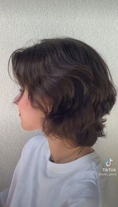 Root Perm Short Hair, Short Haircuts For Fluffy Hair, Short Rapunzel Haircut, Short Layered Haircuts Women, Short Buterfluffy Haircut, 90s Short Haircuts For Women, 90s Short Hair Curly, Puffy Short Hair