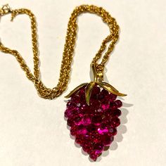 Crown Trifari Signed Briolette Fushia Colored Crystal Strawberry On Gold Tone Chain. Vintage Dates From The 60s From What My Research Showed. Selling On Other Platforms For $245 Just For The Pendant. Excellent Condition. A Rare Find! Trifari Jewelry Vintage, Briolette Necklace, Trifari Jewelry, Vintage Crown, Crown Trifari, The 60s, Color Crystal, Vintage Jewellery, Chains Necklace