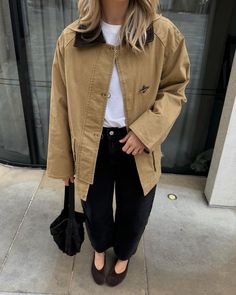 Georgia Luisa Allegra Meramo | Had to try the barn jacket didn’t I! Bloody love this one, wasn’t sure on the mustard tone before but here we are. Will link on my stories!... | Instagram Barn Jacket Outfits 2024, Fall Trench Coat Outfits, Barn Coat Outfit, Carhartt Jacket Outfit Woman, Trucker Jacket Outfit, Trench Coat Outfit Fall, Oversized Denim Jacket Outfit, Trench Coat Outfits