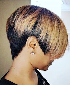 Short Hair Inspiration, Shaved Side, Stacked Haircuts, Mom Cut, Kelly Cut, Edgy Pixie Cuts