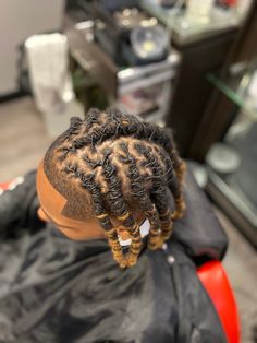 Fade Dreadlocks Men Styles, Short Dread Styles For Men Shaved Sides, Side Barrel Twist Locs, Medium Dreadlock Styles For Men, Faux Dreads Styles, Lox Hairstyles, Men Dreadlocks, Retwist Styles, Dread Ideas