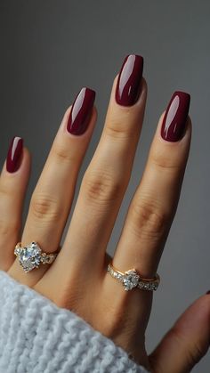 15 Fall Nail Trends for 2024 That You’ll Want to Show Off - Cheerful Talks Christmas Nail 2024 Trends, Nail Colors 2024 Winter, Nails To Go With Green Dress, Mail Colors 2024, Nail Trends 2024 Winter, Cranberry Chrome Nails, Fall Holiday Nails, Nail Trends 2024 Fall, Nails Winter 2024