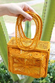 Our Marubo handbag is 100% handmade by artisans in Colombia.  We want to share with you a part of the process of our bags: First we need to dye our toquilla straw in the color that we want them to be, after that we have to wait approximately 2 days for the toquilla straw to dry completely. After it dries our artisan can begin with knitting the bag. Product Details: Toquilla Straw Measurements: 19 cm high, 30 cm long  approximately. Top Handle Bags, Miami Fl, The Process, We Need, Purses And Handbags, Top Handle, Miami, Straw, Top Handle Bag