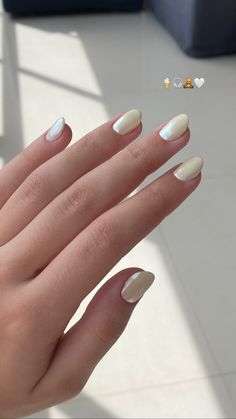 Nail Ideas Chrome, Nails Blue Chrome, Nail Designs Chrome, Chrome Nails French Tip, Chrome Nails Blue, Blue Chrome Nail, Chrome Nails Short, Chrome Nails Pink, Nail Inspo Chrome